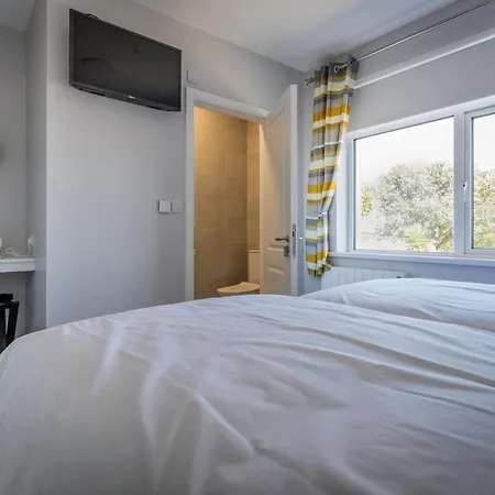 Burrows Lodge, The Metal Man 6 Pensionat