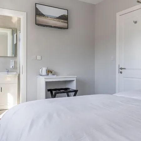 Burrows Lodge, The Metal Man 6 * Tramore