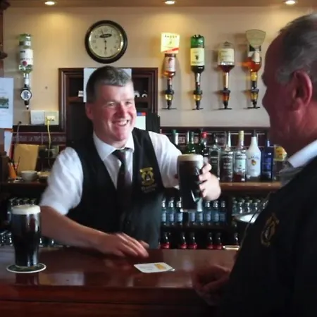 Pensionat Burrows Lodge, The Metal Man 6